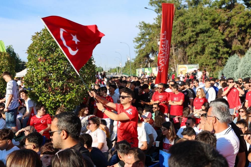 büyükşehir2-i6a2fbb6cb02cc.jpg