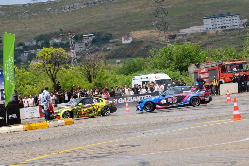 drift4-i6a14132b2ebfe.jpg