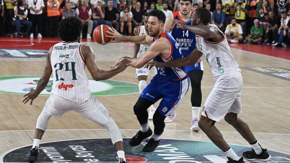 Basketbolun Şampiyonu Anadolu Efes