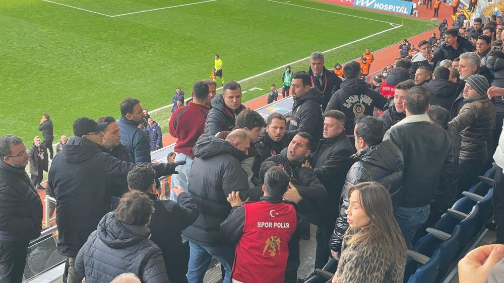 Kasımpaşa-Gaziantep FK maçında yumruklar konuştu