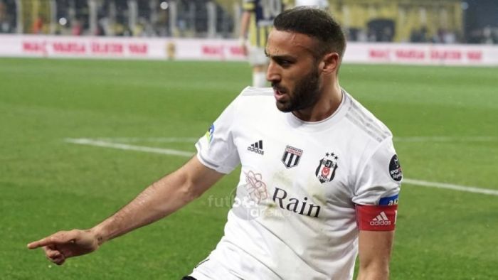 Süper Lig’de derbiye Cenk Tosun vurdu