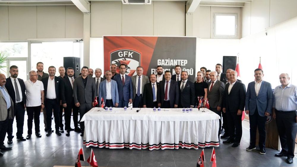 Gaziantep FK’ya hem yeni hem genç yönetim