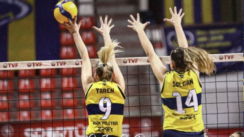 Adam Voleybol set vermedi 3-0