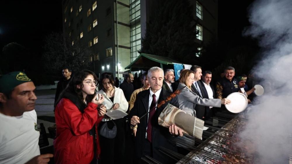 Şahinbey Belediyesi’nden öğrencilere sahur ikramı