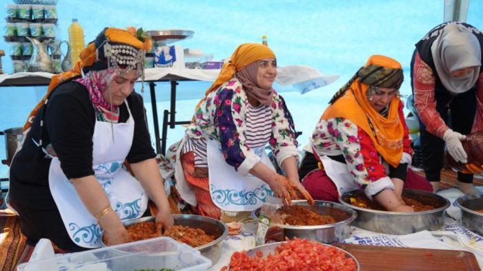 Şahinbey'de Hıdırellez "Yağlı Köfte" ile kutlandı
