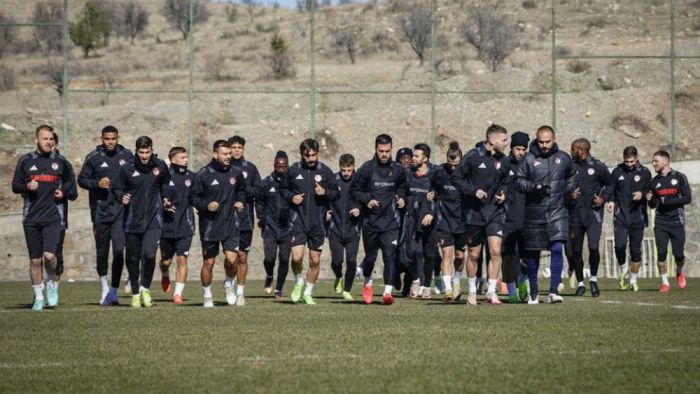 Gaziantep FK'da Samsunspor mesaisi sürüyor