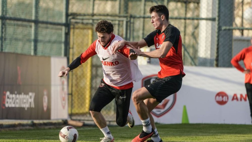 Gaziantep FK'da o futbolcu neden gitmedi?