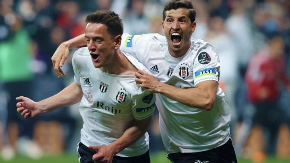 Beşiktaş, Galatasaray’ı 3-1’le geçti