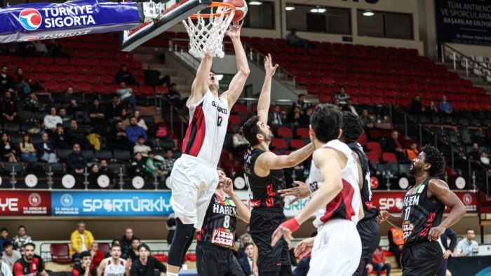 Gaziantep Basketbol son çeyrekte kaybetti