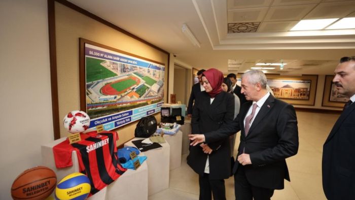 Dr. Betül Sayan Kaya Şahinbey Belediyesi’nin hizmetlerini takdir etti