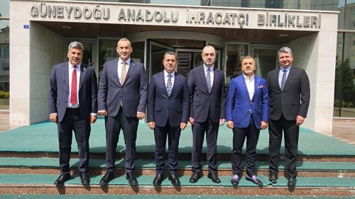 Bünyamin Bozgeyik'ten ihracatçılara övgü dolu sözler