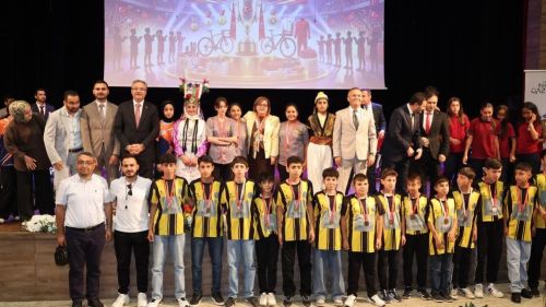 Büyükşehir’den "2024-2025 Sezonu Okul Sporları Enleri" programı