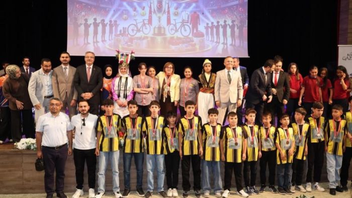 Büyükşehir’den "2024-2025 Sezonu Okul Sporları Enleri" programı