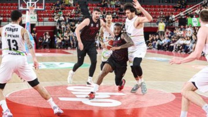 Gaziantep Basketbol ağır yaralı