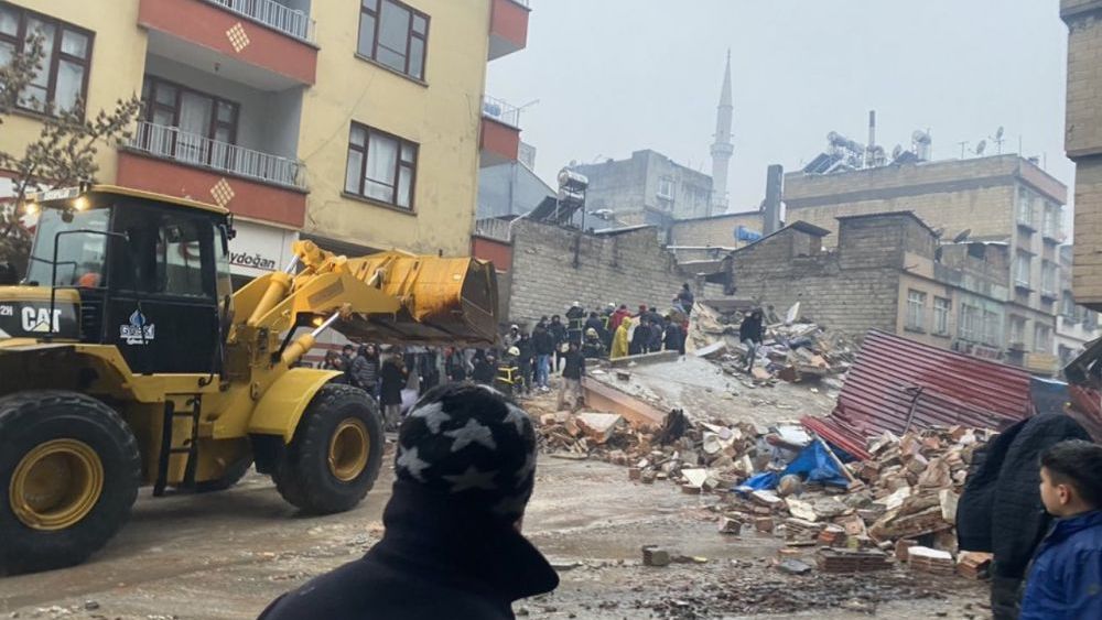 Gaziantep’te korkutan deprem! Kaç bina yıkıldı