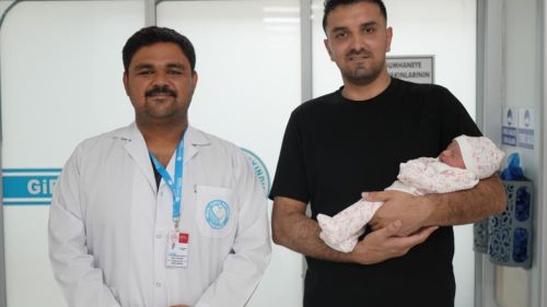 Normal doğum için 503 kilometre katetti..! Kemal Bayındır Hastanesi'nde bir ilk yaşandı