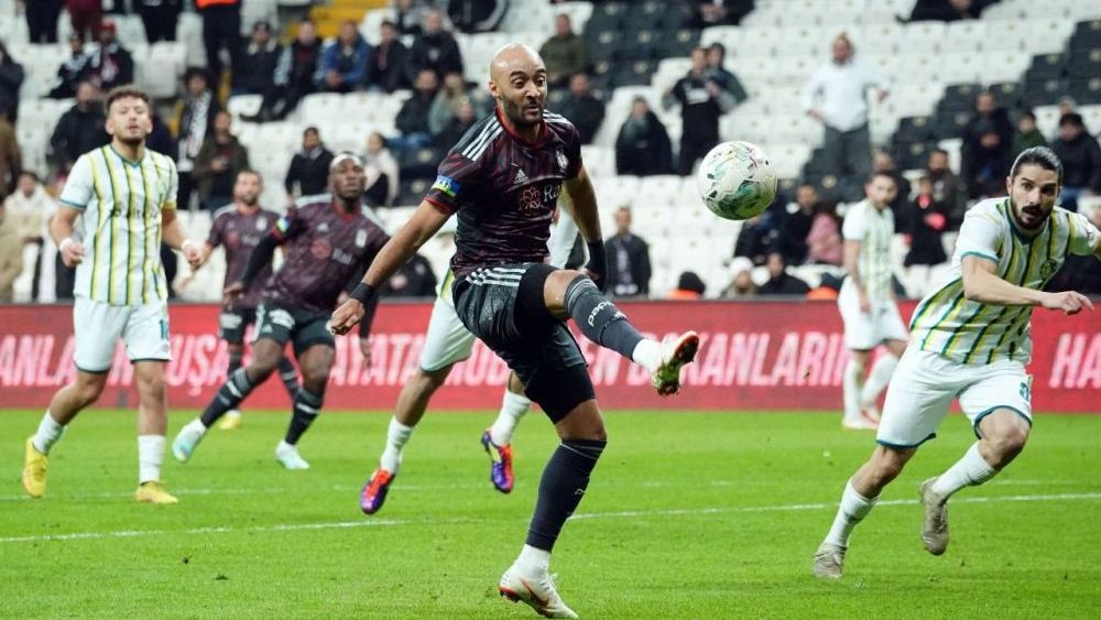 Beşiktaş 2-0 mağlup durumdan 4-2 kazandı