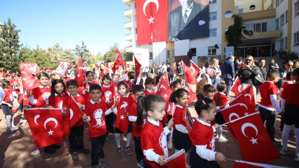 Gaziantep Kolej Vakfı'nı Cumhuriyet coşkusu sardı