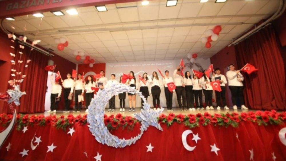 Gaziantep GKV'de Cumhuriyet'e yakışan kutlama