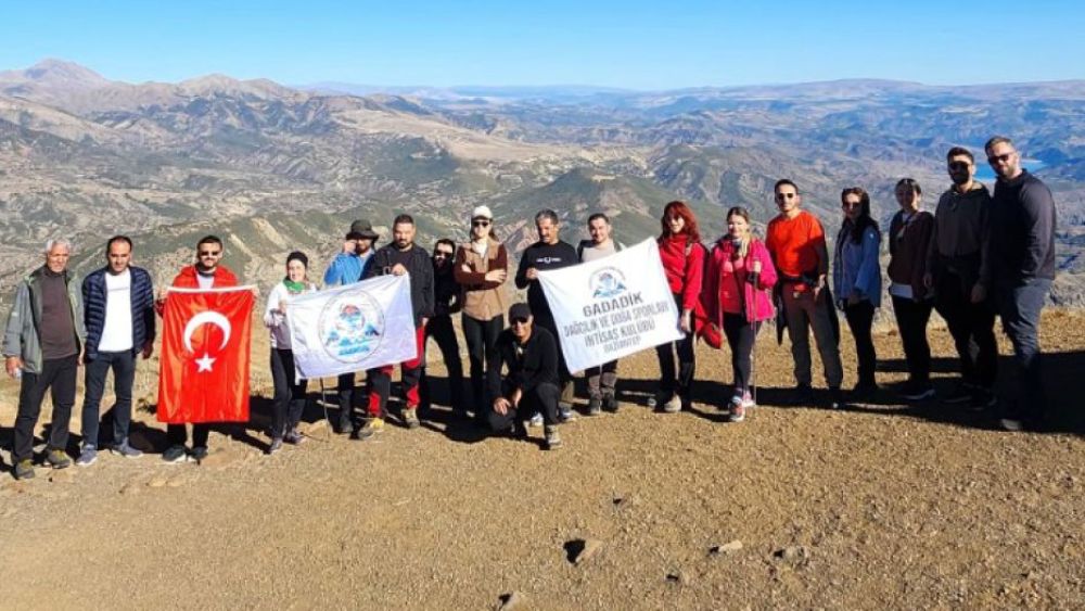 GADADİK üyeleri 29 Ekim’i Tunceli’de kutladı.