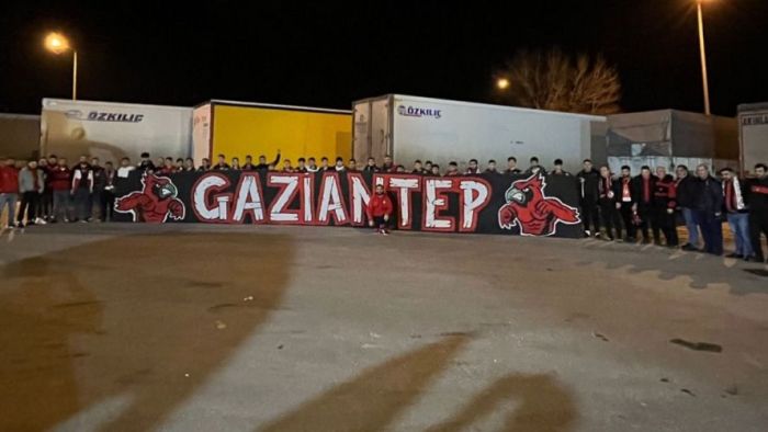 Gaziantepli taraftarlar Gaziantep FK için İstanbul yolunda