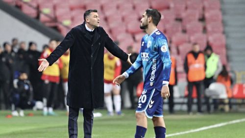 Sarı kart gören Burak Yılmaz, hakemle ilgili konuştu