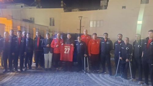 Oturarak Voleybol Erkek Milli Takımını Arıkan Nizip’te ağırladı