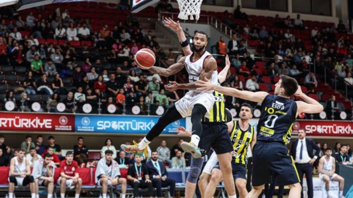 Gaziantep Basketbol, Fenerbahçe’ye kaybetti