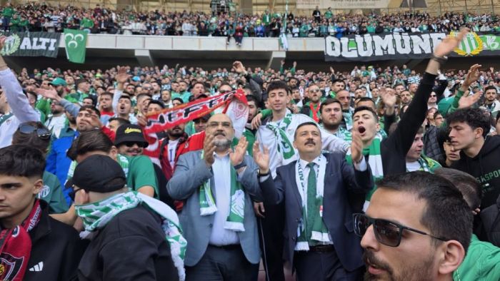 Bursaspor taraftarı Gürban’ı bağrına bastı