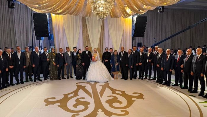 ŞAHİTLERİN VE DUALARIN BULUŞTUĞU GECE
