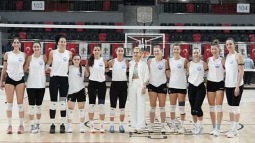 Sevgi Erdemoğlu’ndan Merinos’un Sultanlarına moral desteği