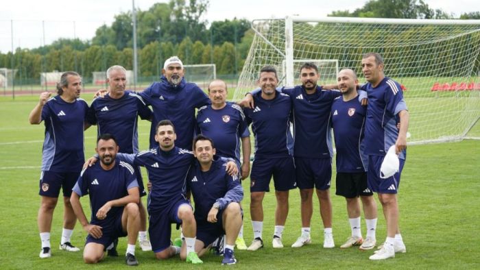Gaziantep FK’da yönetim ve teknik ekip sahaya indi