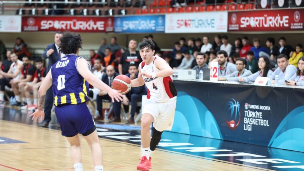 Gaziantep Basketbol’da Emir Arda Sevinci Yaşanıyor