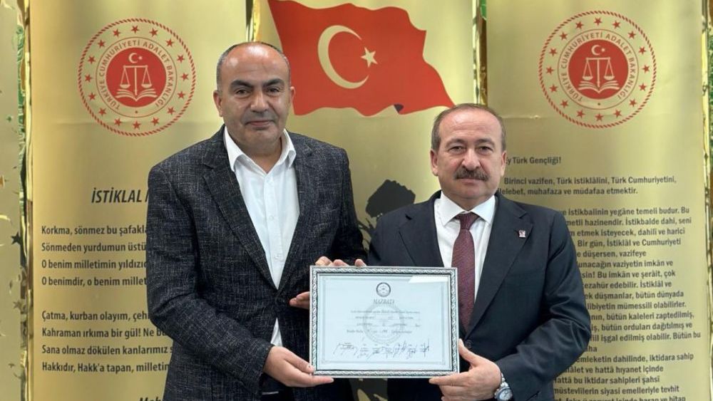 Gaziantep FK Başkanı Memik Yılmaz mazbatasını aldı