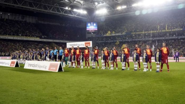 Turkcell Süper Kupa'da heyecan yaşanıyor! Fenerbahçe sahaya çıkacak mı?