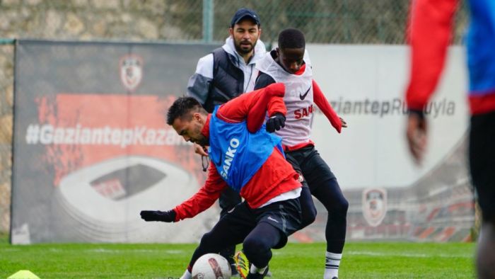 Gaziantep FK’da Selçuk İnan, boş tutmuyor