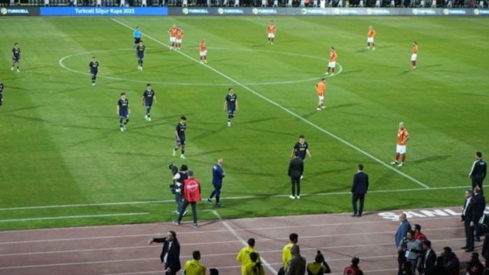 Fenerbahçe ve Galatasaray'a verilen cezalar açıklandı