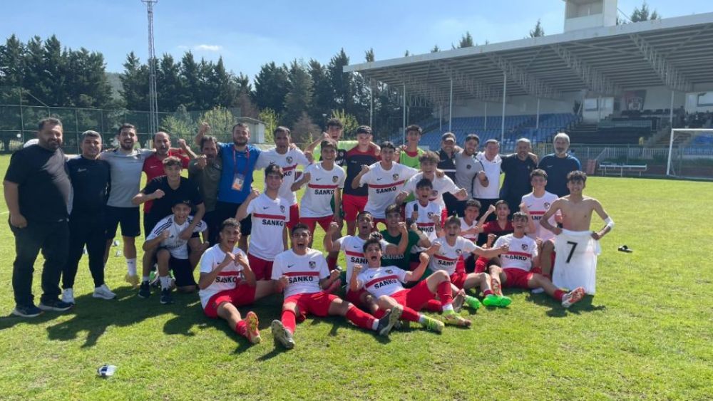 Gaziantep FK U-17 takımı Fenerbahçe’ye acımadı