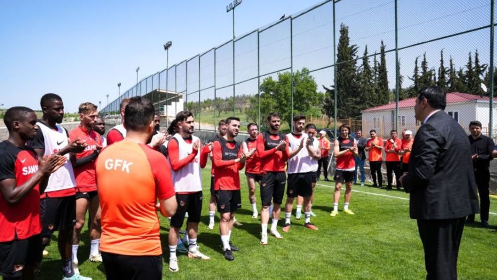 Umut Yılmaz'dan Gaziantep FK'ya sürpriz ziyaret