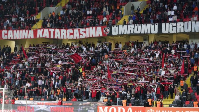 Gaziantep FK’da taraftar görevini yaptı