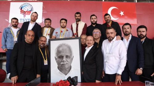 GAZİANTEP FK BASIN TRİBÜNÜNDE KENAN YÜCEL UNUTULMADI