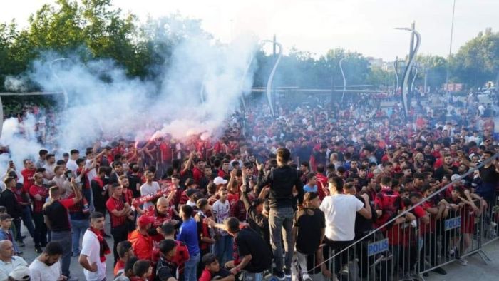 Gaziantep FK taraftarı heyecanı dev ekranda yaşadı