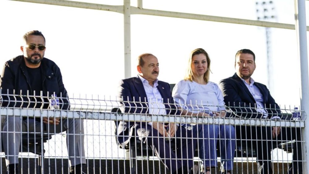 Memik Yılmaz ve Seçil Kömürcü yakın takipte