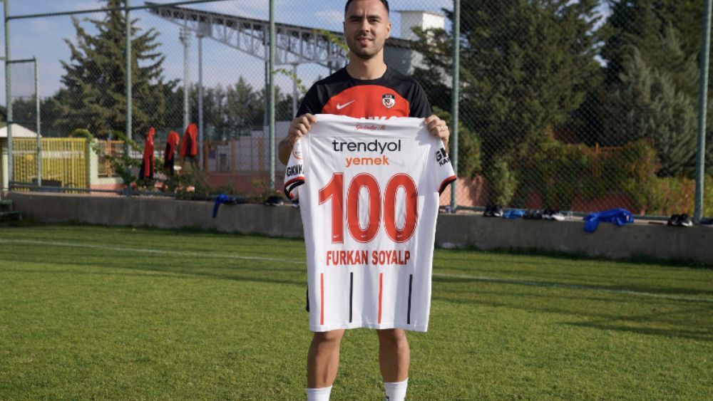 Furkan Soyalp’e 100 numaralı forma