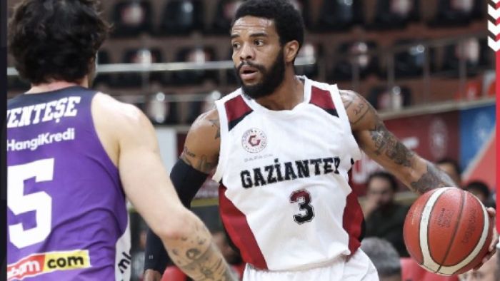 Gaziantep Basketbol lidere takıldı 58-72