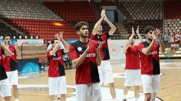 Gaziantep’te Koray Çekici’den Çok Yönlü Performans