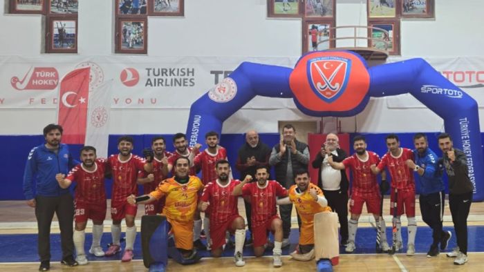Hokeyde Gaziantep derbisini Volkan Group kazandı