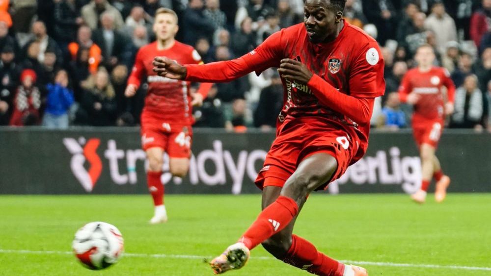 Muhammed Bayo atıyor, Gaziantep seviniyor