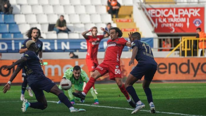 Gaziantep FK kan kaybediyor 4-2