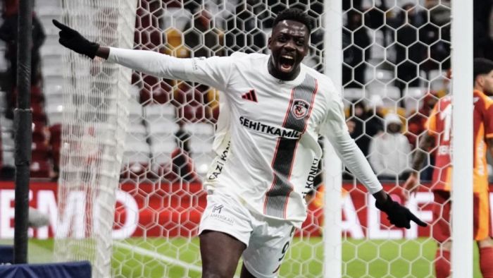 Mohammed Bayo fırsatı iyi kullandı